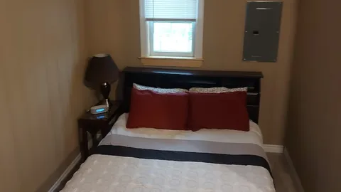 Deluxe cabin -Double/Bunk - sleeps 4 — image 2 of 6