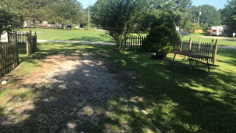 30 Amp Full Hookup Deluxe Waterview — image 2 of 4