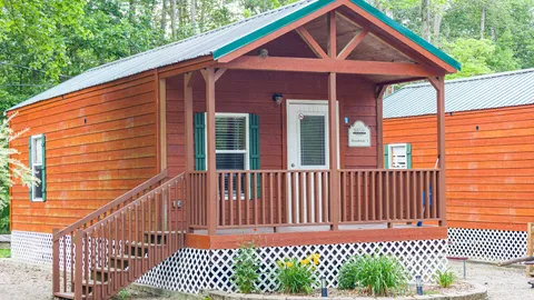 Woodside Cabin: Sleeps 6 Family Cabin — Cozy Comfort Close to Everything — image 1 of 8