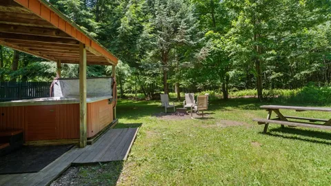 Blue Ridge Cabin — image 9 of 9