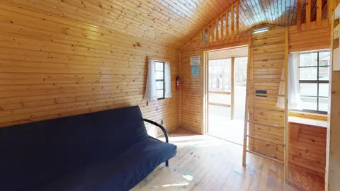 Cozy Cottage (Sleeps 6) — image 5 of 5