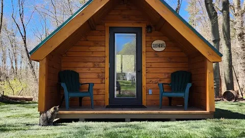 Cabins — image 1 of 10