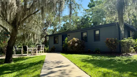 Deluxe Cabin — image 1 of 5