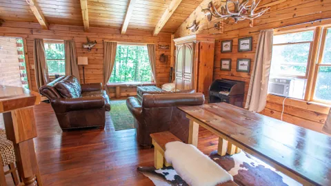 Flyfishing Lodge — image 2 of 12