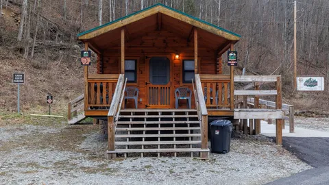 Cabin 1 - Delores's Den — image 1 of 6