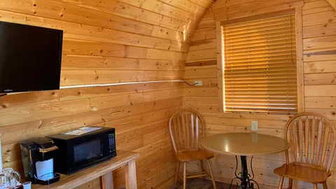 Hideaway Hut — image 2 of 3
