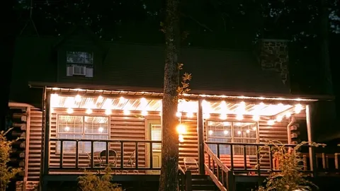Cabin 04 — image 1 of 2