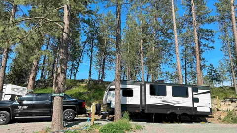 50/30/20 Amp Hill Side RV Site — image 2 of 15