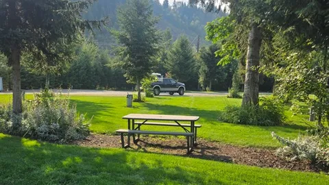 Premium Big Rig Pull Thru RV Site — image 1 of 3