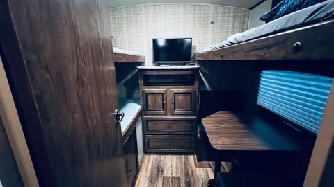 Rentable RV - MPG — image 2 of 5