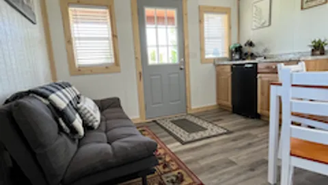 Rustic Cabin #2 - Sleeps 4 — image 5 of 5