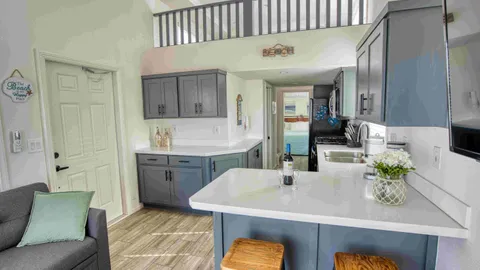 1 Bedroom Vacation Rental (with loft) — image 2 of 11