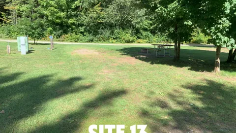 Full Hookup 30/50 Amp RV Site — image 7 of 7