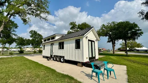 Tiny House Cabin Rental — image 1 of 6