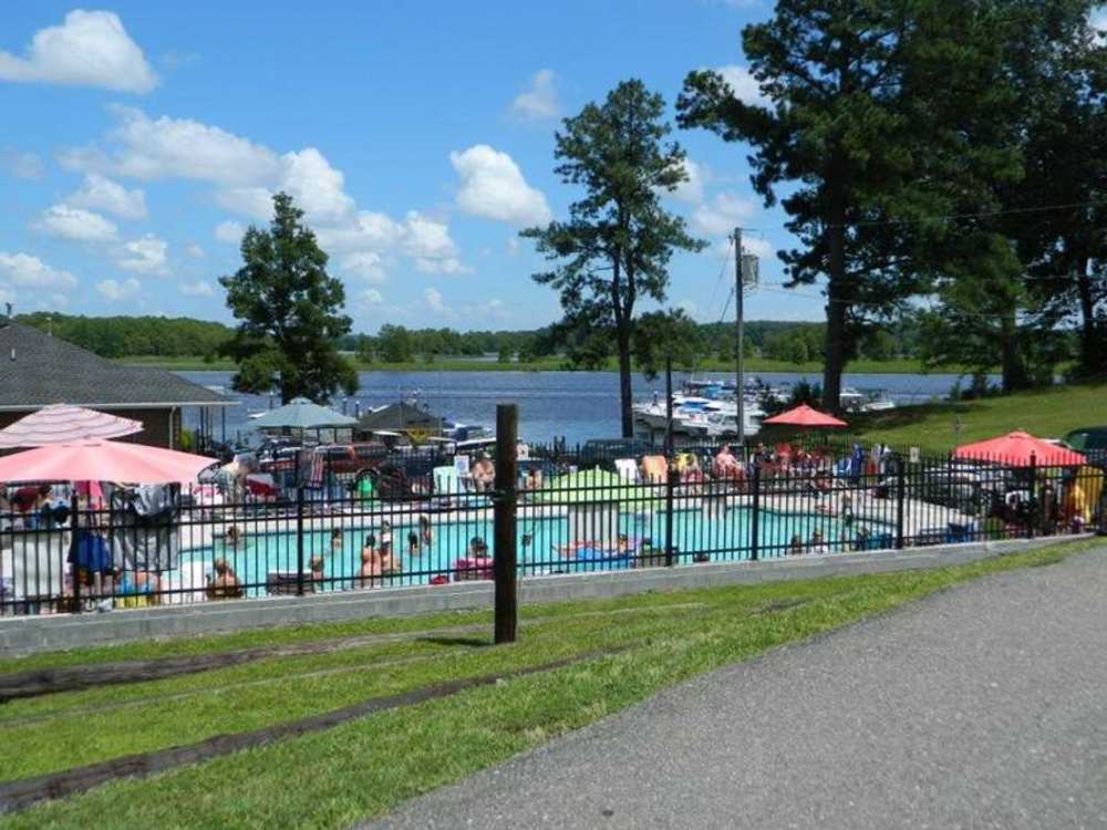 River's Rest Marina & Resort - Photo 2