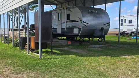 Premium 30/50 Amp Waterfront Site — image 1 of 1