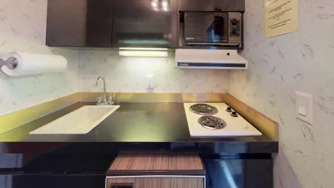 Dream Lodge (Sleeps 4) — image 2 of 4