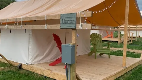 Double Love Glamping Pod Honor — image 2 of 2
