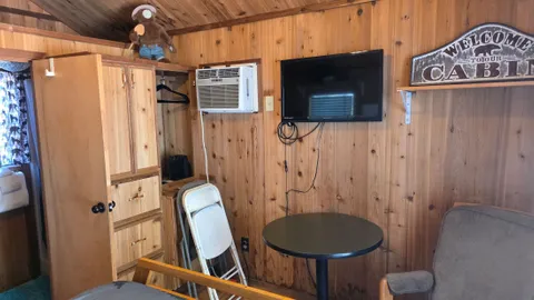 Mountain Cabin — image 2 of 7