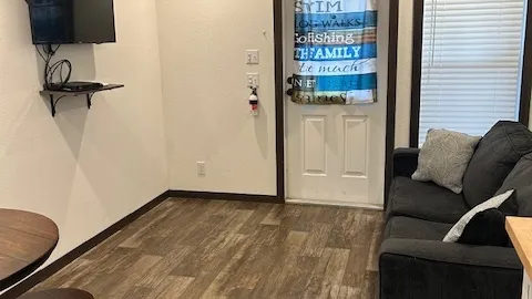 Premium Cabin - White — image 7 of 7