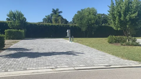 Lot 98 — image 1 of 4