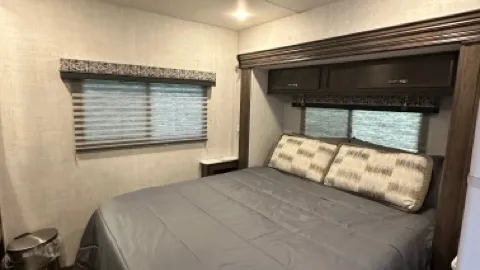 RV Rental - C7 — image 2 of 17