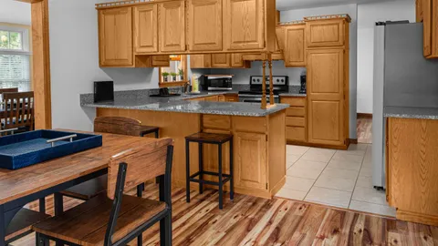 Rental House 4 Bedrooms — image 2 of 10