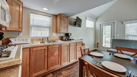 Cottage (10 max) — image 2 of 12