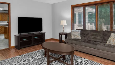 Rental House 5 Bedrooms — image 12 of 12