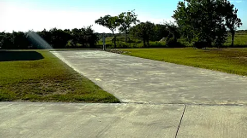 Live Oak Bayou Premium 70' — image 1 of 1