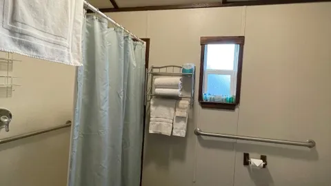 Standard Cabin — image 2 of 7