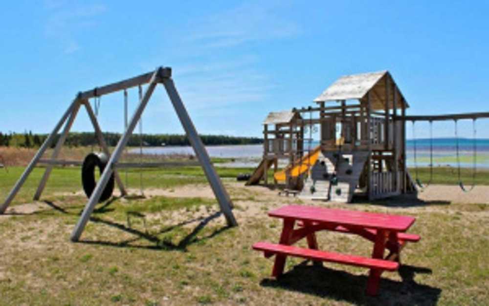 Silver Sands Resort, St. Ignace, Michigan - Photo 4