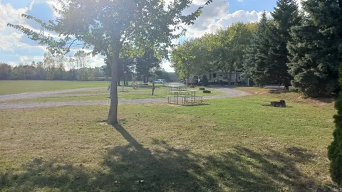 Full Hookup RV Site (Pull-through) — image 2 of 4