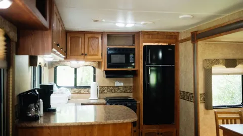 Rolling Retreat Premium RV Rental — image 2 of 6