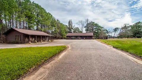 Deluxe Cabin — image 1 of 5