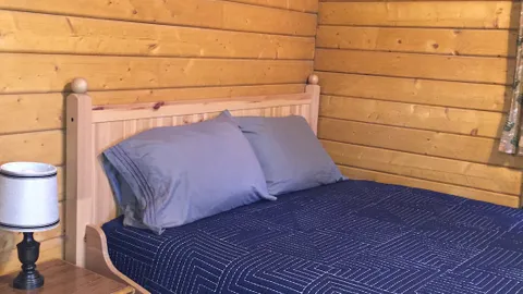 Angler’s Retreat Cabin w/Kitchenette — image 5 of 5