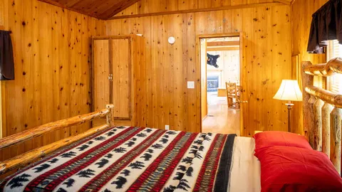Great Escape Lodge — image 2 of 18