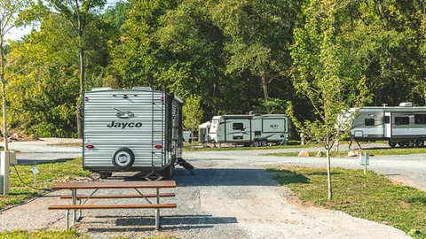 Full Hook-up River Loop RV Site — image 1 of 10