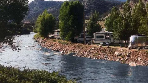 Deluxe River Back-in Site — image 3 of 3