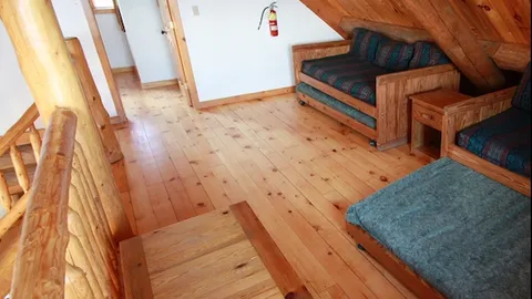 Log Cabin — image 2 of 8