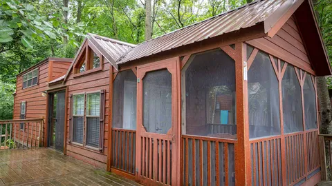 Stewart's Creek Cabin — image 2 of 9