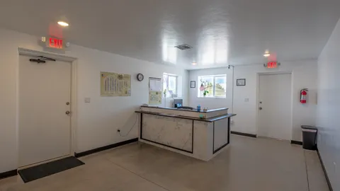 50' Full Hook-Up Back-In RV Site — image 2 of 10