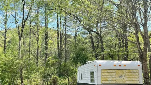 Miss Bee Haven, Vintage Camper Rental — image 1 of 12