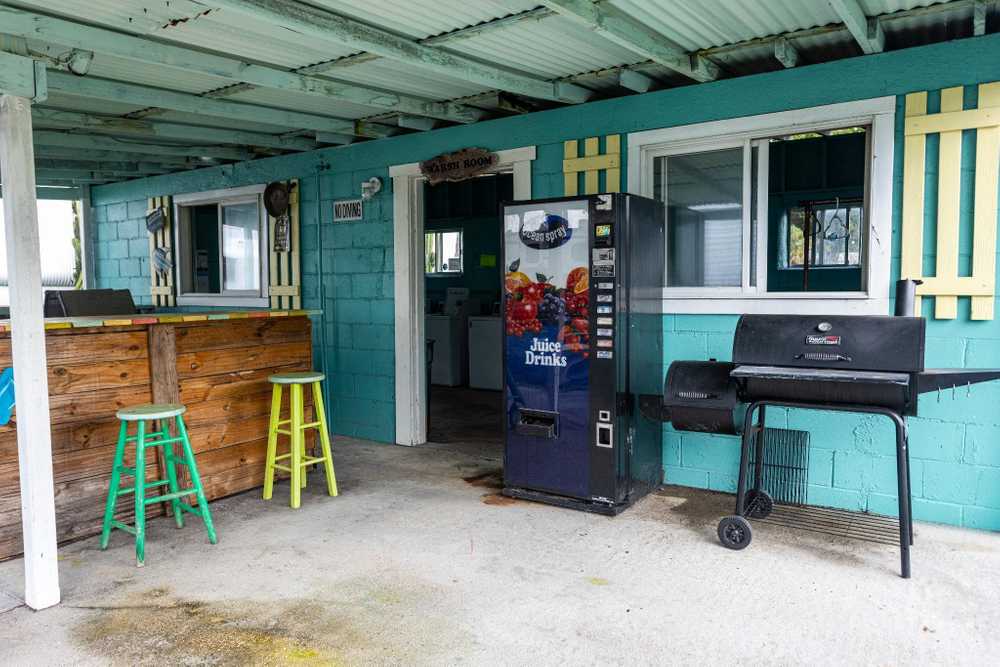 Silver Breeze - Titusville, FL - Photo 5