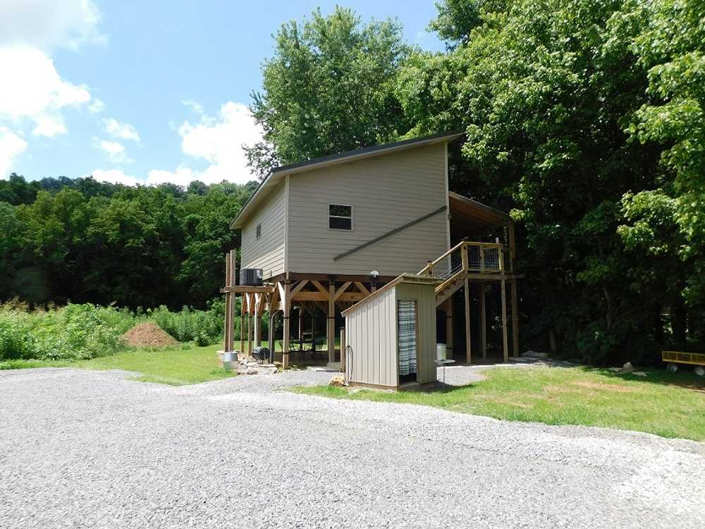 Roaring River Retreat, Gainesboro, Tennessee - Photo 5