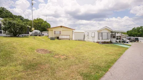 Cozy Full Hookup RV Site — image 2 of 3