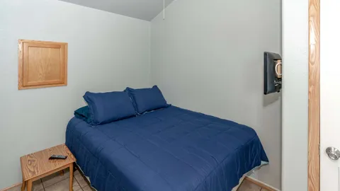 Club Castaways One Bedroom Premium Cottage — image 2 of 8