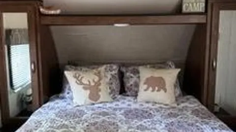 Peaceful Pines Camper Rental — image 2 of 8