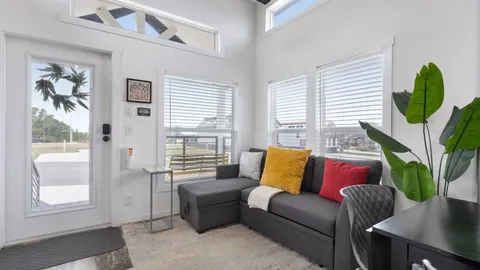Tiny Home 56 - Diamond Dream — image 2 of 19
