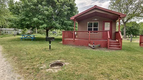 Rustic Cabin — image 5 of 5